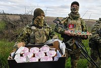 «Прекращение огня должно быть безусловным». Как Украина и Запад отреагировали на объявленное Путиным перемирие?