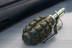Российский уголовник устроил пьяный дебош в магазине и бросил в полицейских гранату