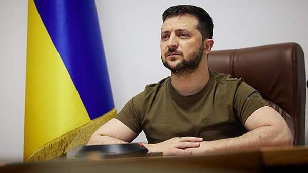 Зеленский продлил военное положение и мобилизацию
