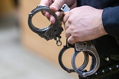 Мошенники заставили россиянку раздеться и поджечь занавески