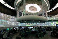 Мошенники заставили россиянку раздеться и поджечь занавески