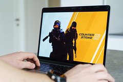 Школьник попытался задушить мать из-за запрета играть в Counter-Strike